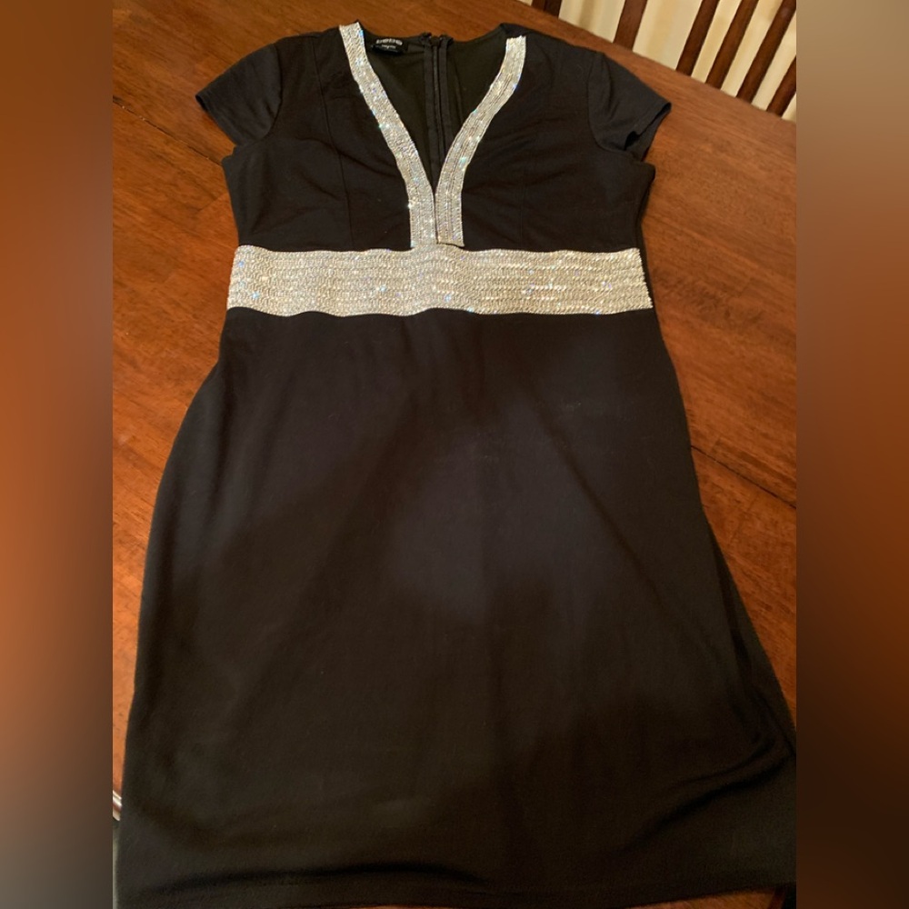 Absolutely stunning size  M , sexy black BeBe dress with sparkly application ❤️